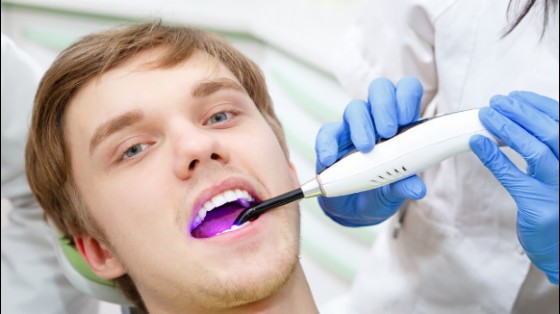 Laser e odontoiatria: la cura della carie diventa indolore